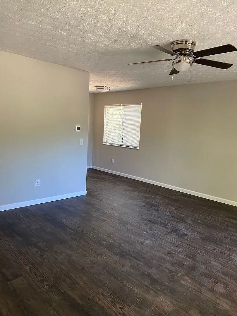 89 Devon Ct — Photo 3