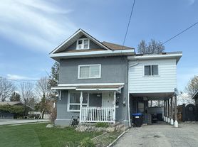 117 8th St, Midland, ON