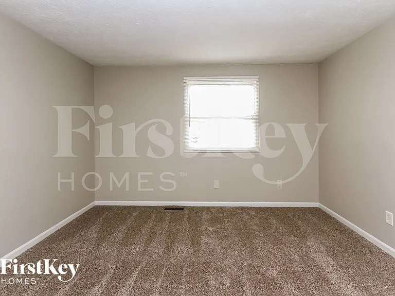 5717 Hacienda Ct — Photo 13