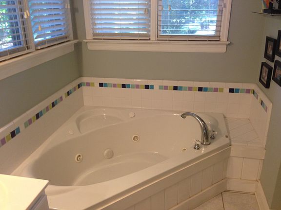 2nd image of 4906 W Grace St