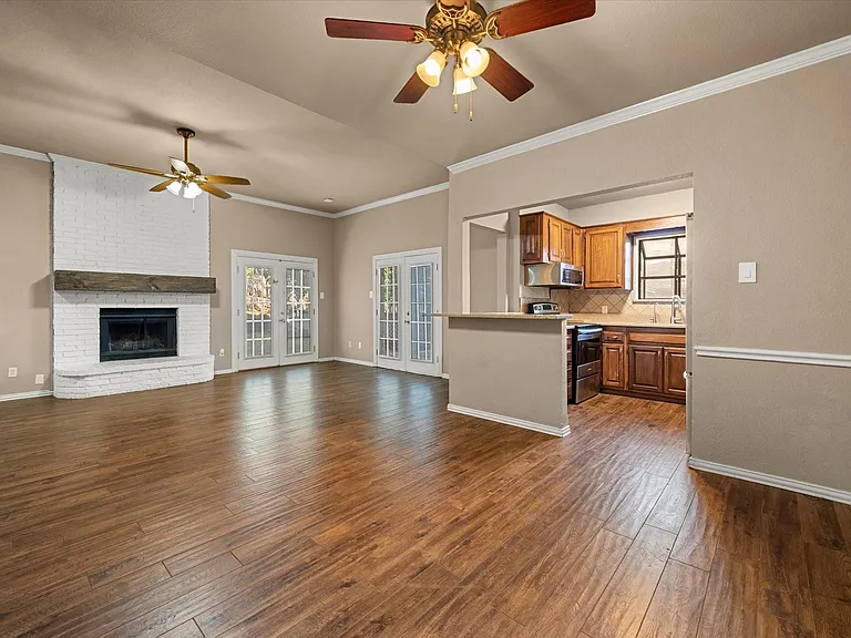 2312 Perkins Rd — Photo 8