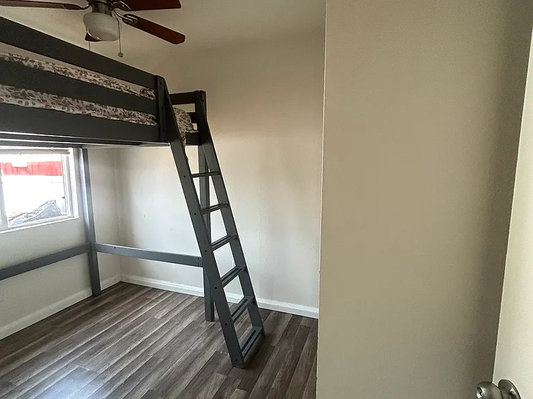615 Garrett Ave — Photo 5