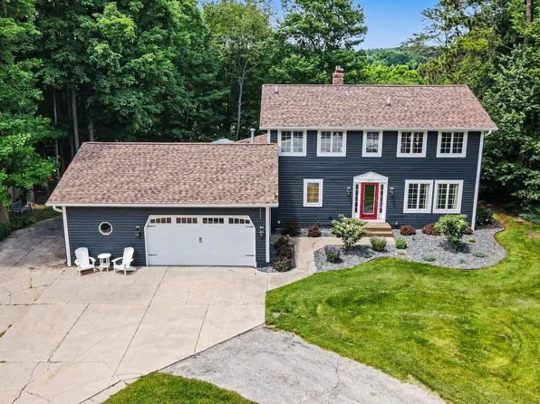 415 Vista Ln, Fremont, MI 49412