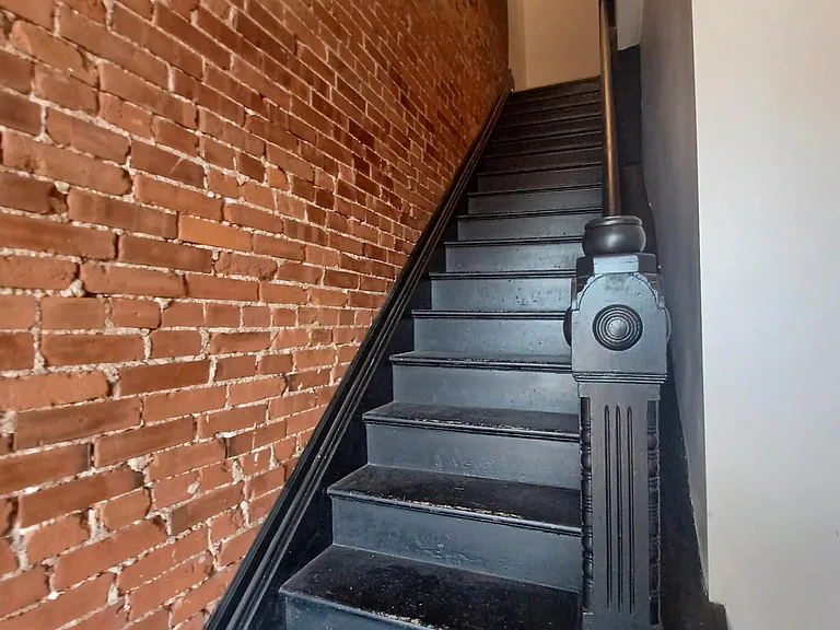 Manchester Ave — Photo 4