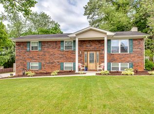 7504 S Whispering Oak Cir, Powell, TN 37849