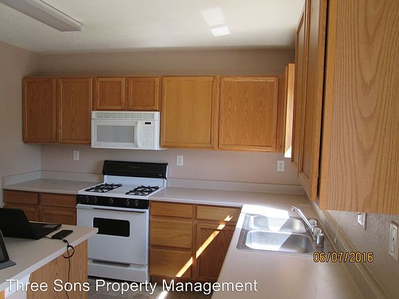 3rd image of 10236 Shawna St NW