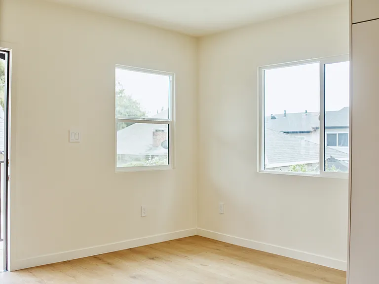3741 Locke Ave — Photo 10