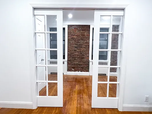 Rented by Voro New York | media 37