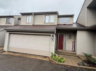 735 Hamilton Ct #119, Rochester, MI 48307