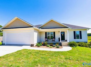 444 Granite Cir, Albertville, AL 35950