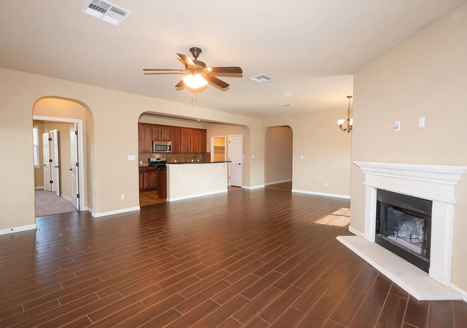 Three Bedroom home in the Legends Vista Community in Round Rock — Photo 4