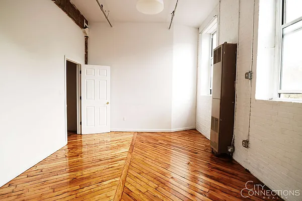 Rented by City Connections Realty | media 17