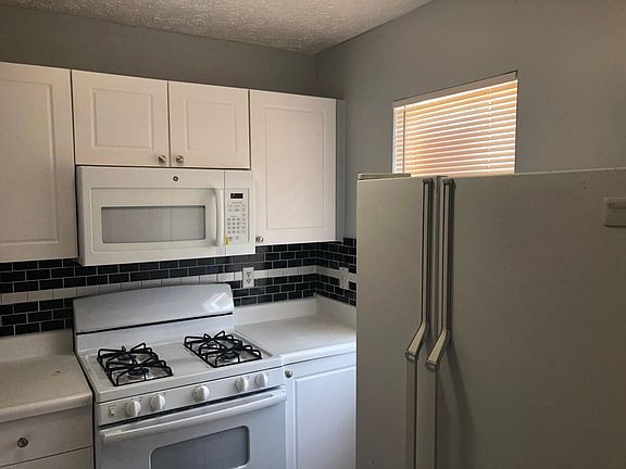4th image of 695 Parkbluff Way