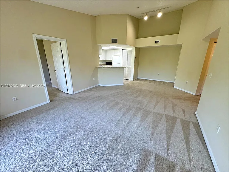 2039 SE 10th Ave #509 — Photo 4