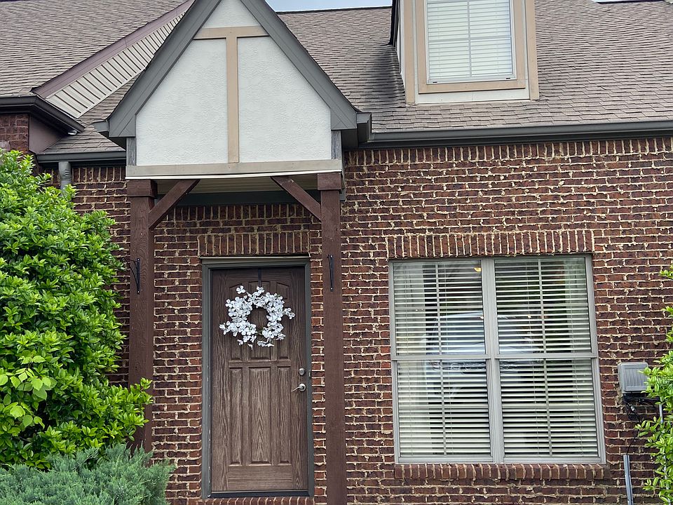 front of the house; 2 car driveway!