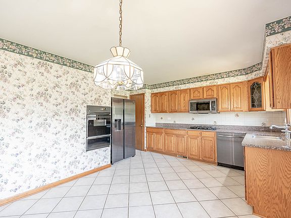 4th image of 815 Ruth Dr