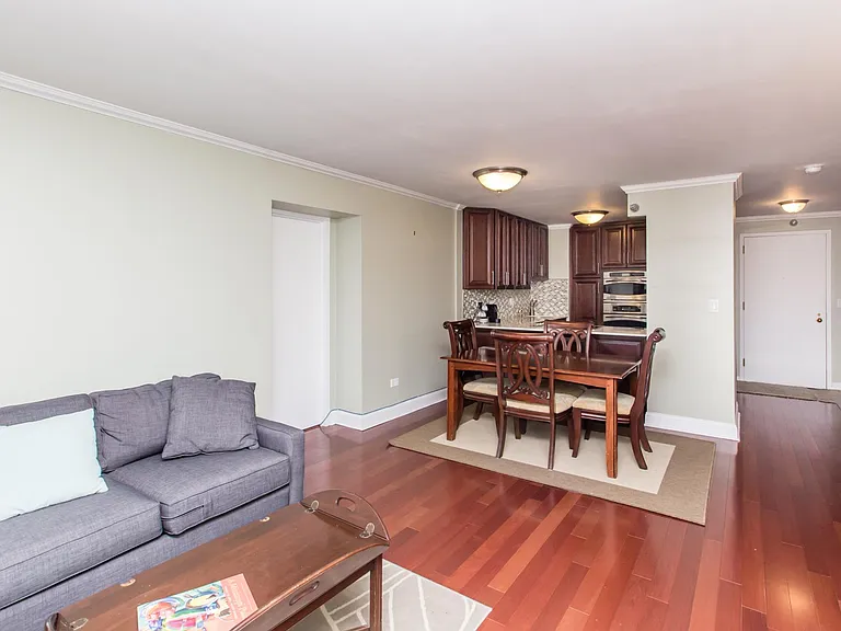 111 W Maple St #2904 — Photo 4