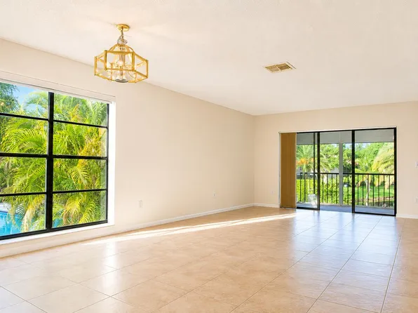 9307 Vista Del Lago, Boca Raton, FL 33428