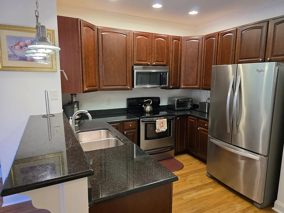 Building Photo - 1829 Dogwood Rd #701