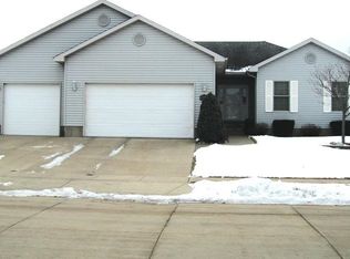 3855 Raleigh Ave, Bettendorf, IA 52722