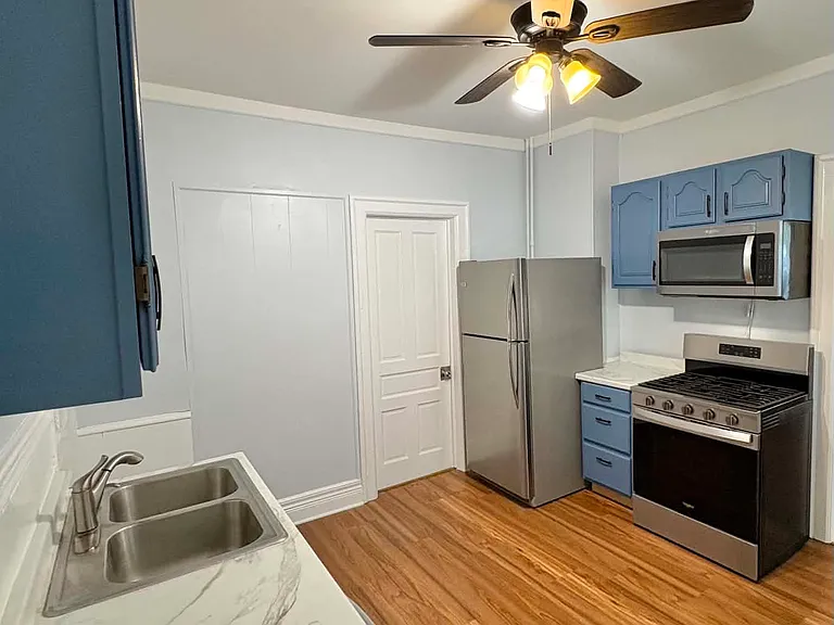 414 Hoyt St — Photo 3