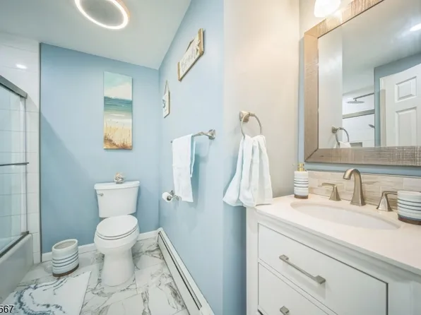 129 River Dr, Parsippany-Troy Hills Twp., NJ 07034