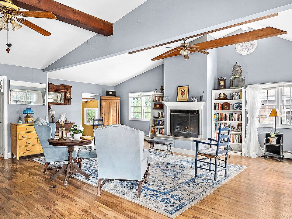 1st image of 59 Fort Pond Blvd