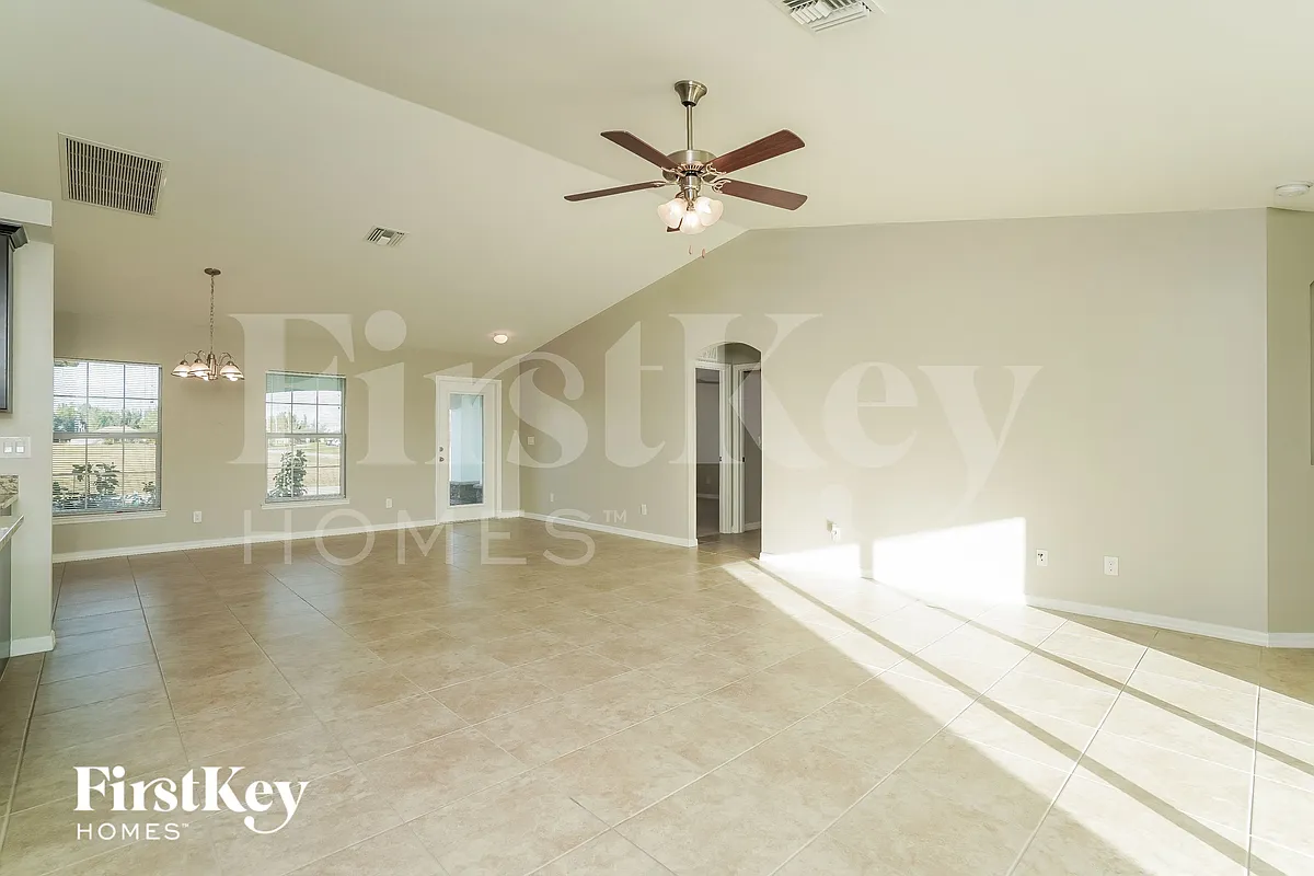 Building Photo - 2127 NW 41st Pl