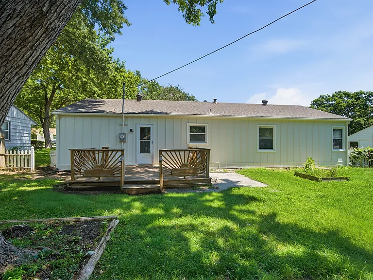 7138 Craig St — Photo 14