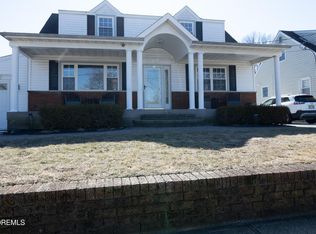 88 Jackson St, Keyport, NJ 07735