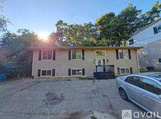 1332 Knollwood Ave, Kalamazoo, MI 49006