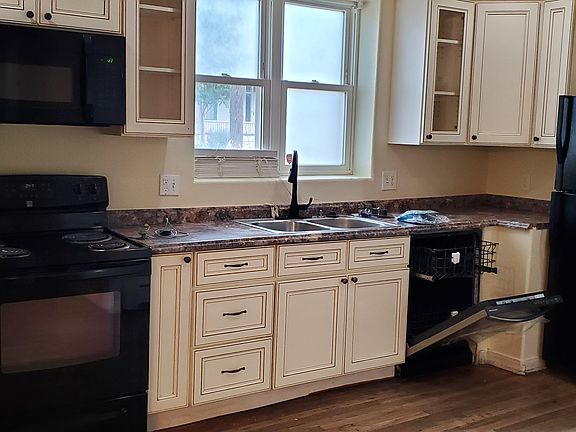 Spacious kitchen