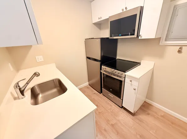 127 Trapelo Rd #1A, Belmont, MA 02478