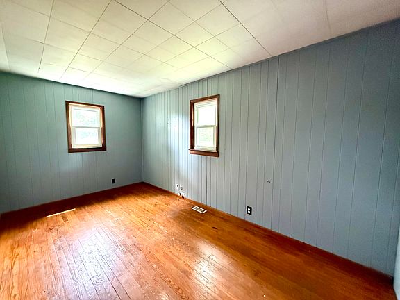 4th image of 3703 E Main St