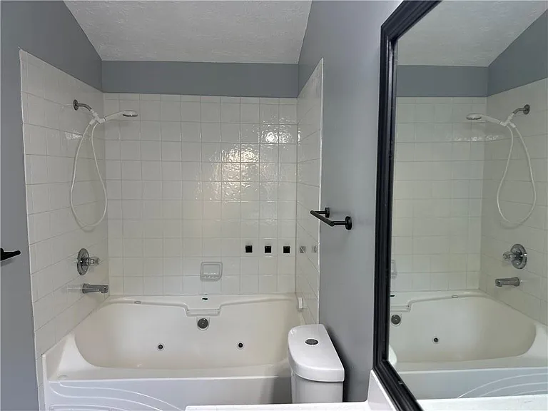 2025 Austin Park Cir — Photo 25