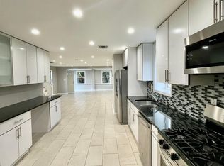 24 Breuer Ave #1, Great Neck, NY 11023