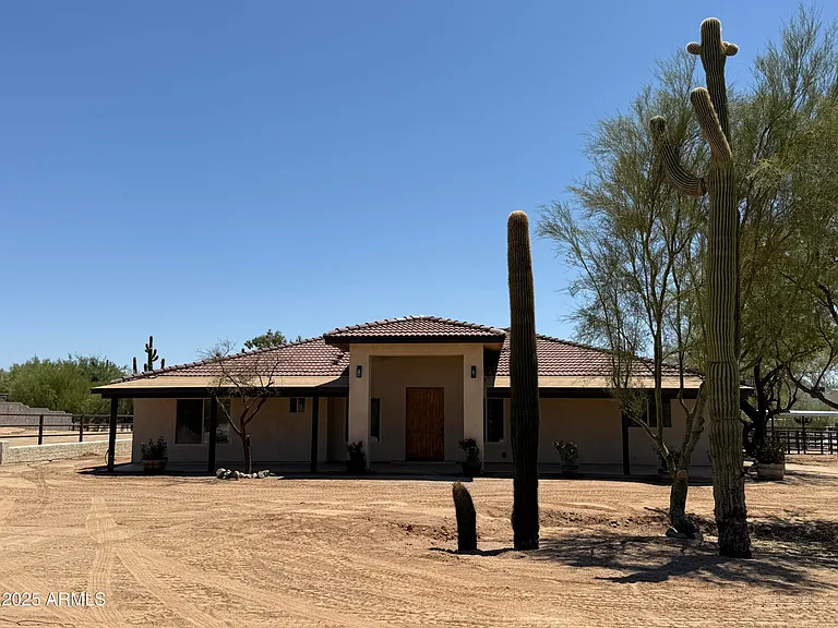 6703 E Calle De Las Estrellas — Photo 2