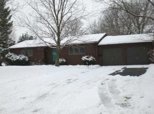 320 Viennawood Dr, Rochester, NY 14618