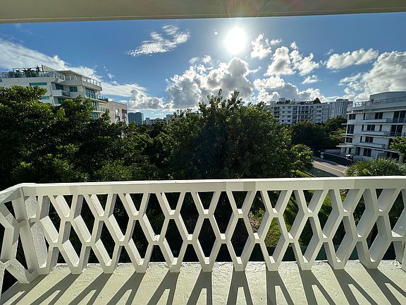 4th image of 10001 W Bay Harbor Dr APT 407