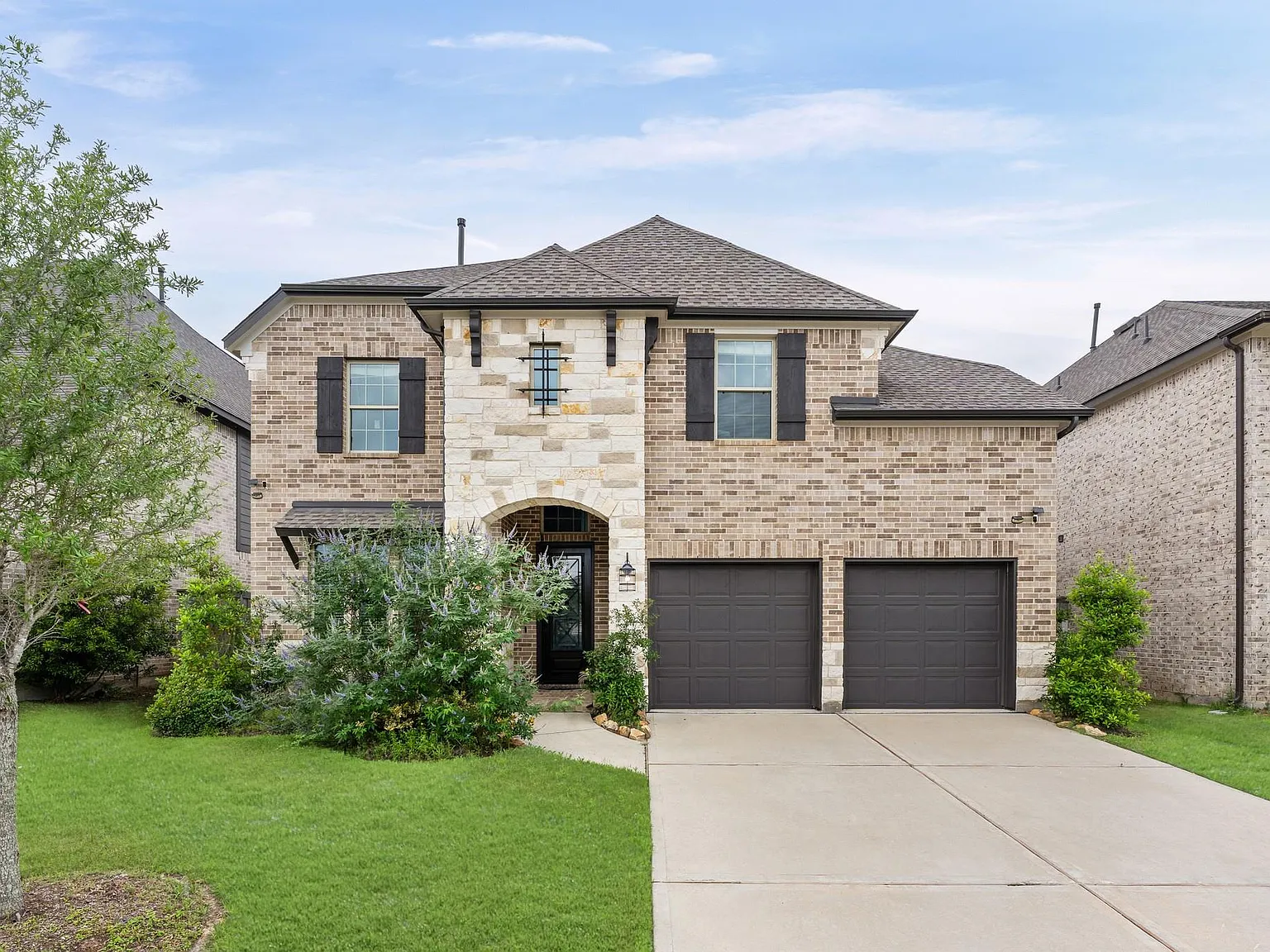 4 bed, 3.5 bath, 3157 sqft, $3,500 — Photo 2