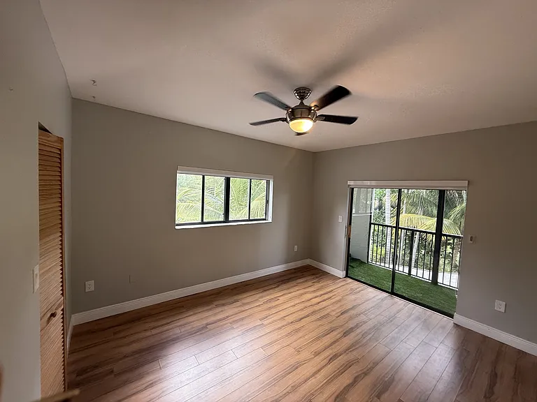 2445 SW 18th Ter #220 — Photo 7