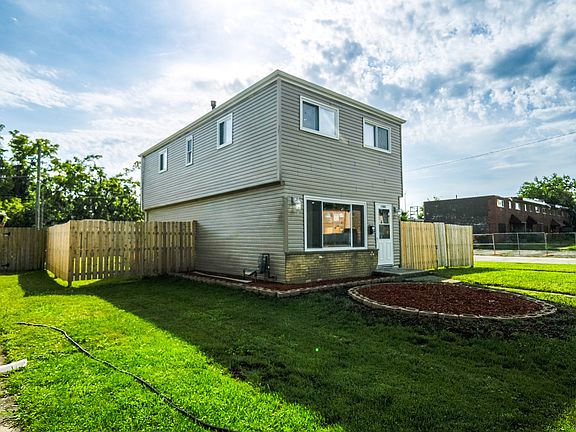 2nd image of 17089 Crane Ave