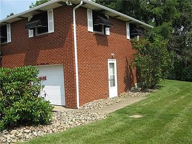 5th image of 1071 Spruce St