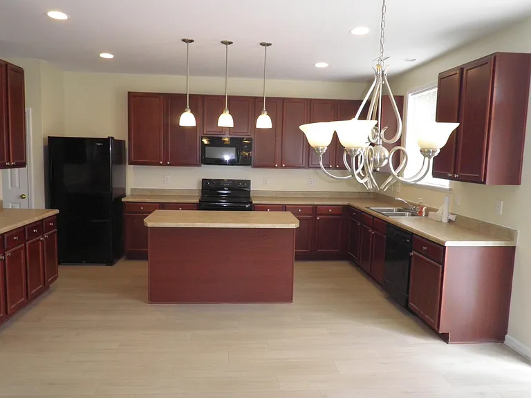 316 Coalyard Dr — Photo 3
