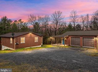 187 Village Dr, Hedgesville, WV 25427