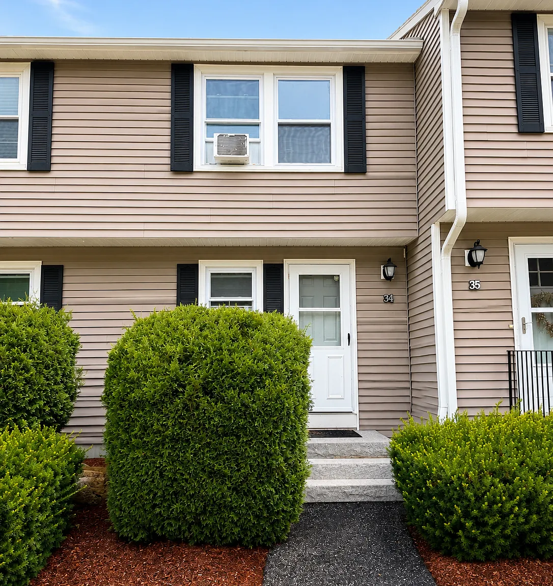 2 bed, 924 sqft, $2,400 — Photo 1