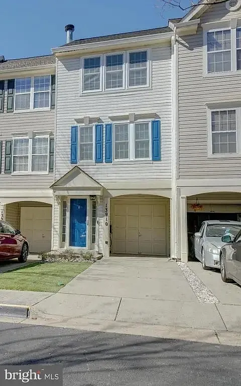 13910 Barrington Ln photo 1