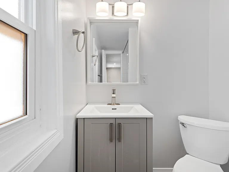 235 Percy St #1 — Photo 9
