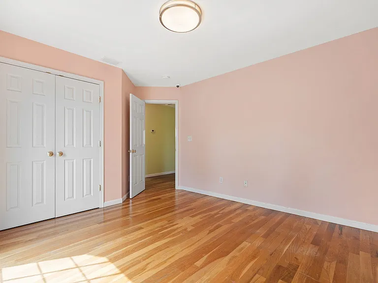 13 Humphrey Ave #1 — Photo 18