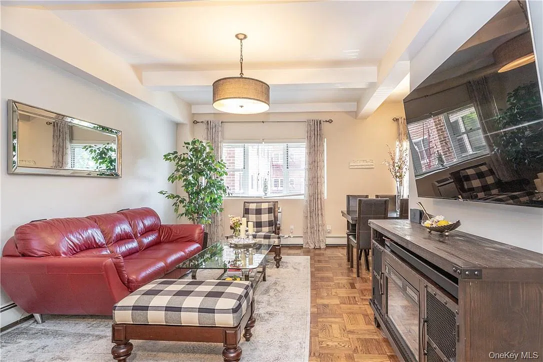 2 bed, 1.0 bath, 1200 sqft, $3,000 — Photo 3